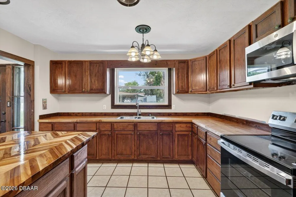 690 Westward Circle Holly Hill, FL 32117