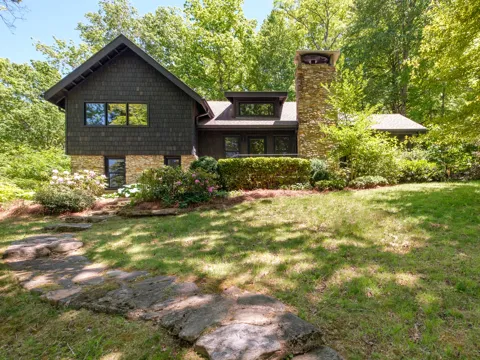 212 Shore Drive