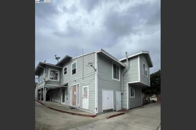 2158 High Street Oakland, CA 94601