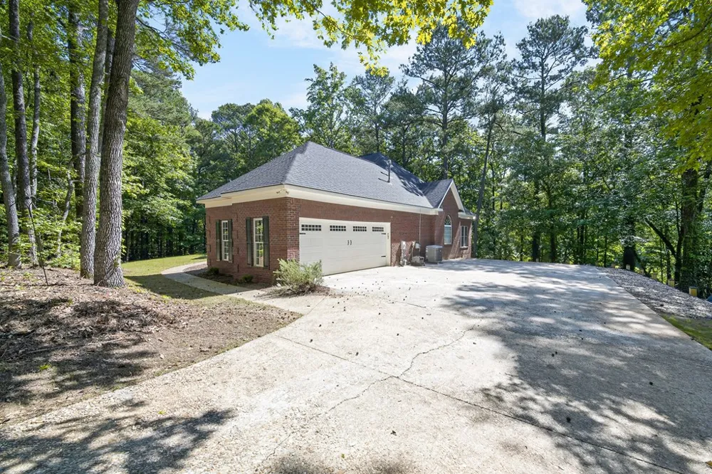 426 Northlake Drive Cataula, GA 31804