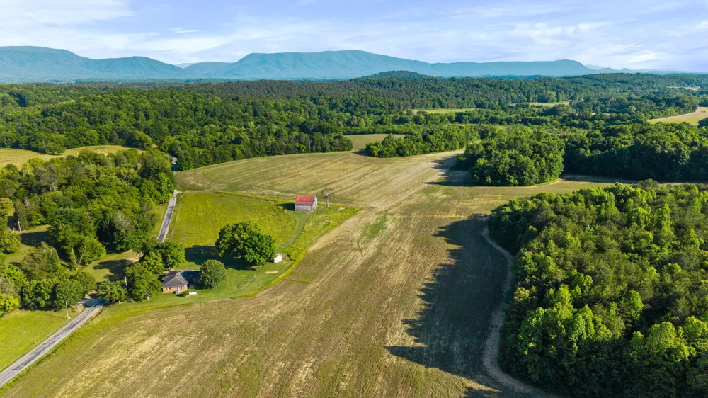444 County Road 782 Etowah, TN 37331