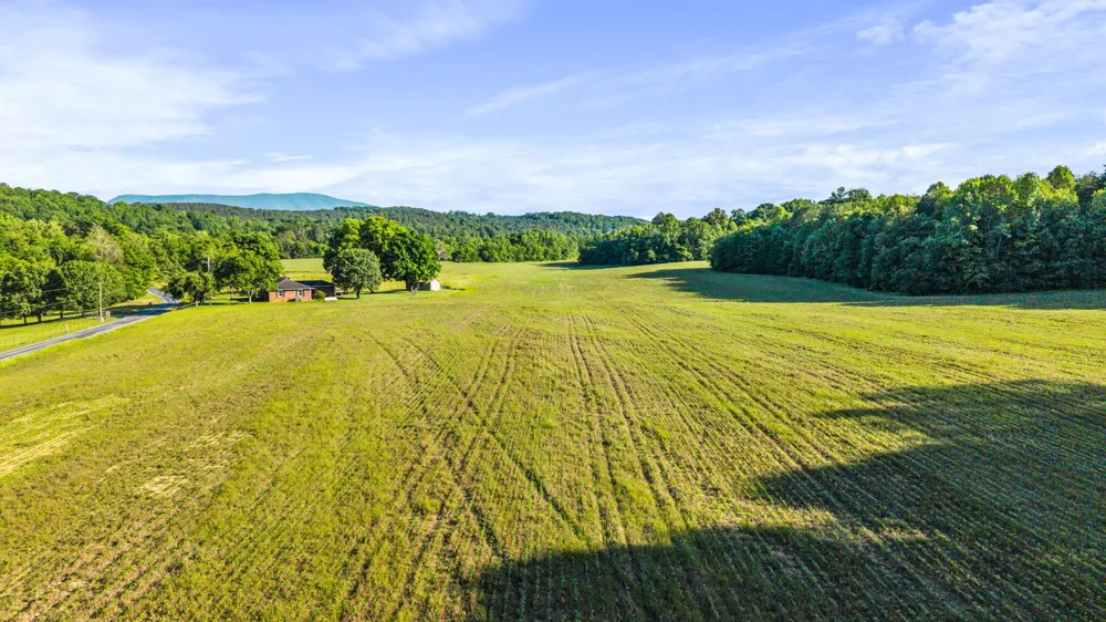 444 County Road 782 Etowah, TN 37331