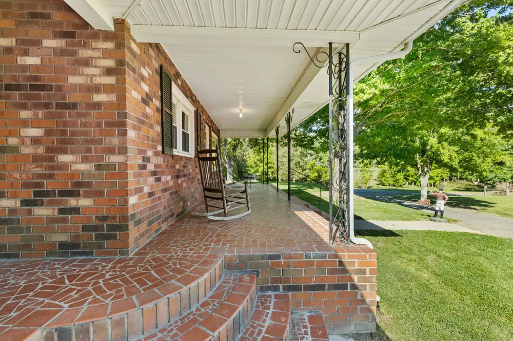 444 County Road 782 Etowah, TN 37331