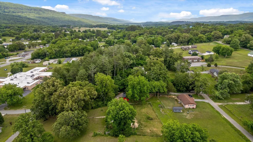 449 S Elm Street Whitwell, TN 37397