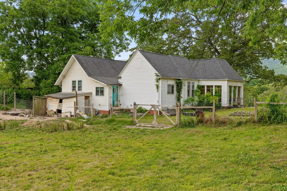 449 S Elm Street Whitwell, TN 37397