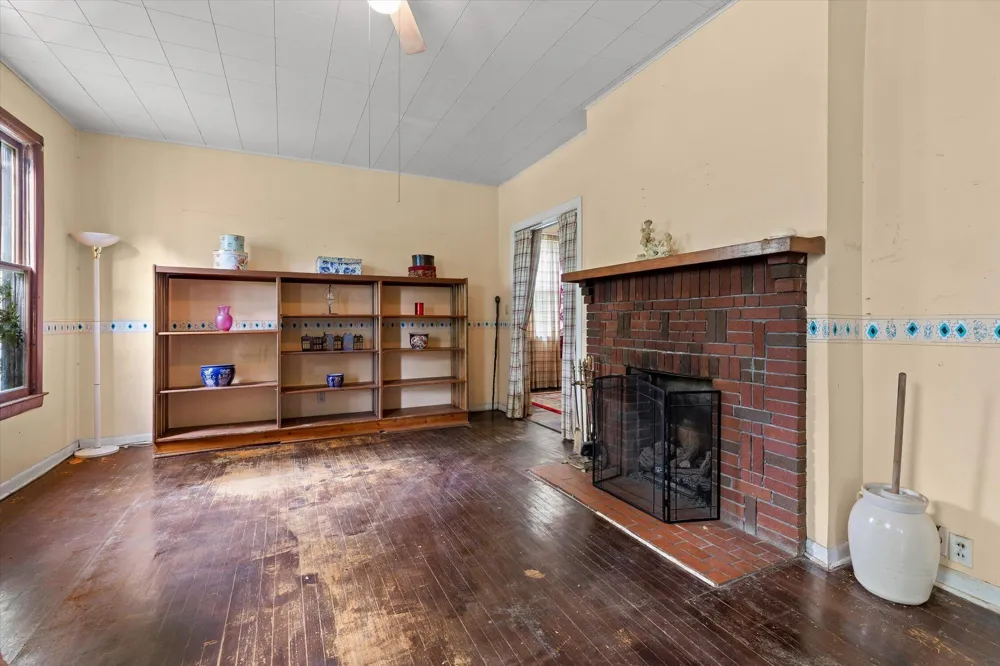 449 S Elm Street Whitwell, TN 37397
