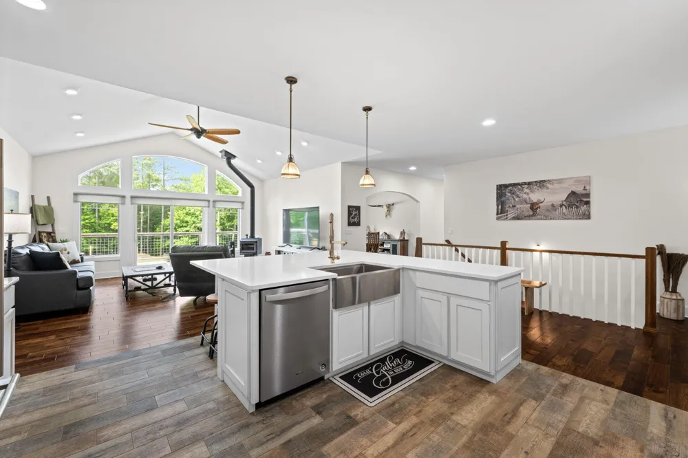 655 Thunder Ridge Drive South Pittsburg, TN 37380