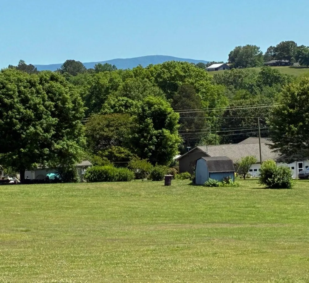 128 County Road 101 Riceville, TN 37370