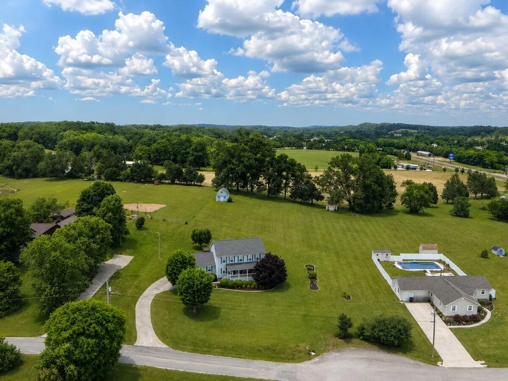 128 County Road 101 Riceville, TN 37370