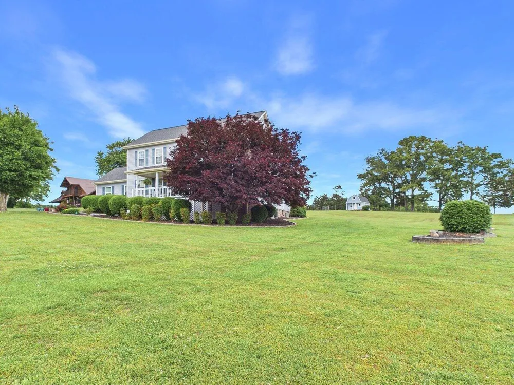 128 County Road 101 Riceville, TN 37370