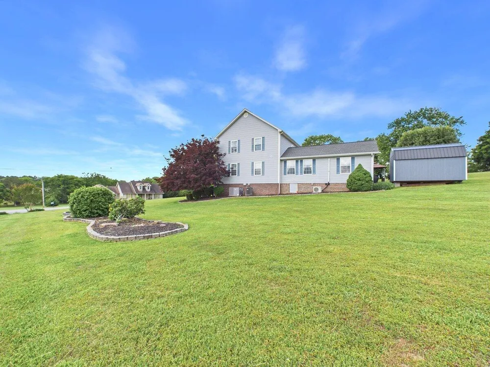 128 County Road 101 Riceville, TN 37370