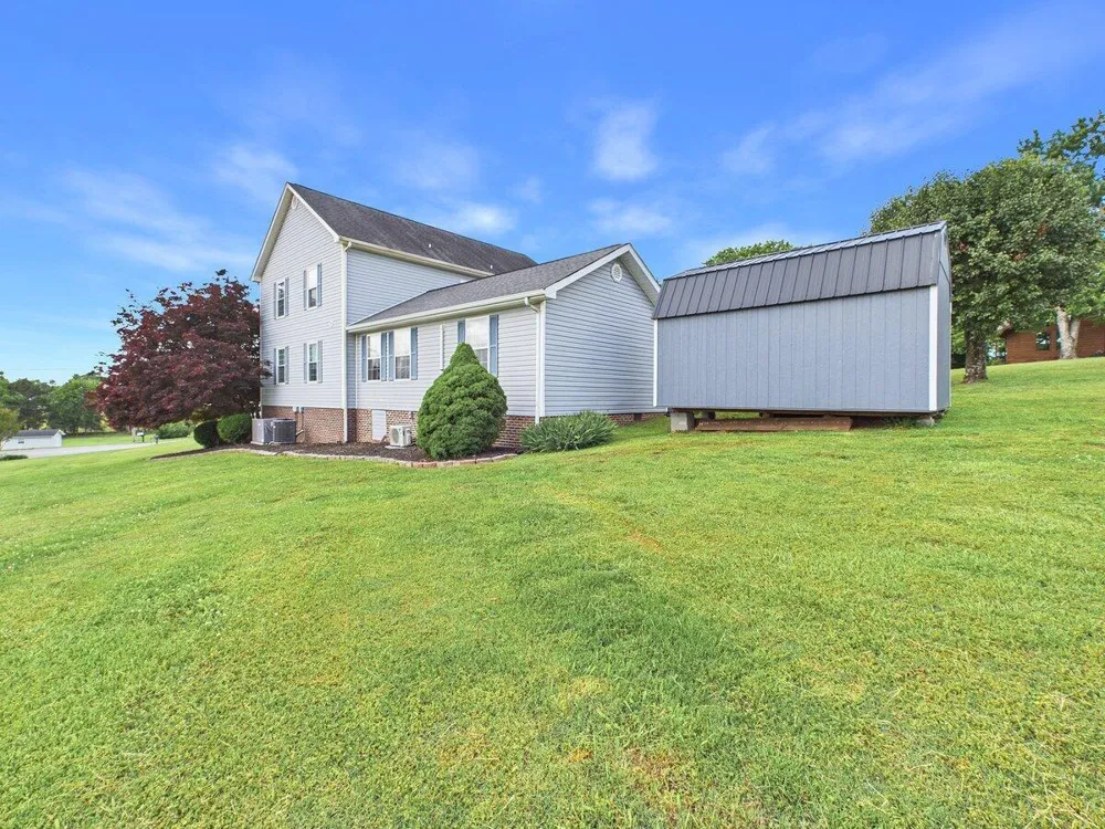 128 County Road 101 Riceville, TN 37370