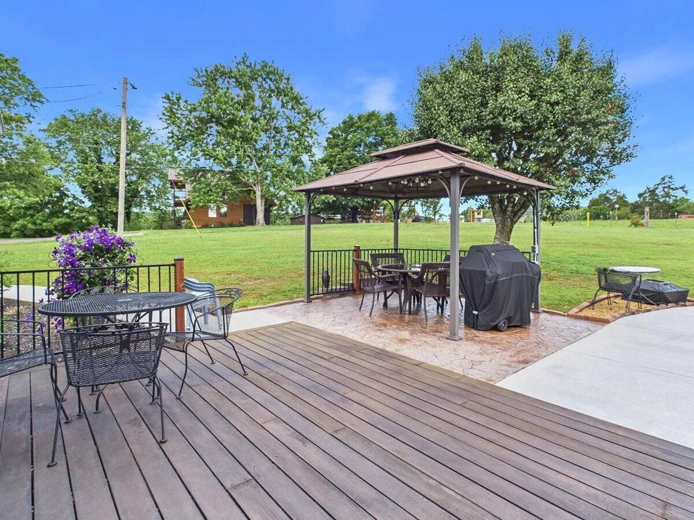128 County Road 101 Riceville, TN 37370