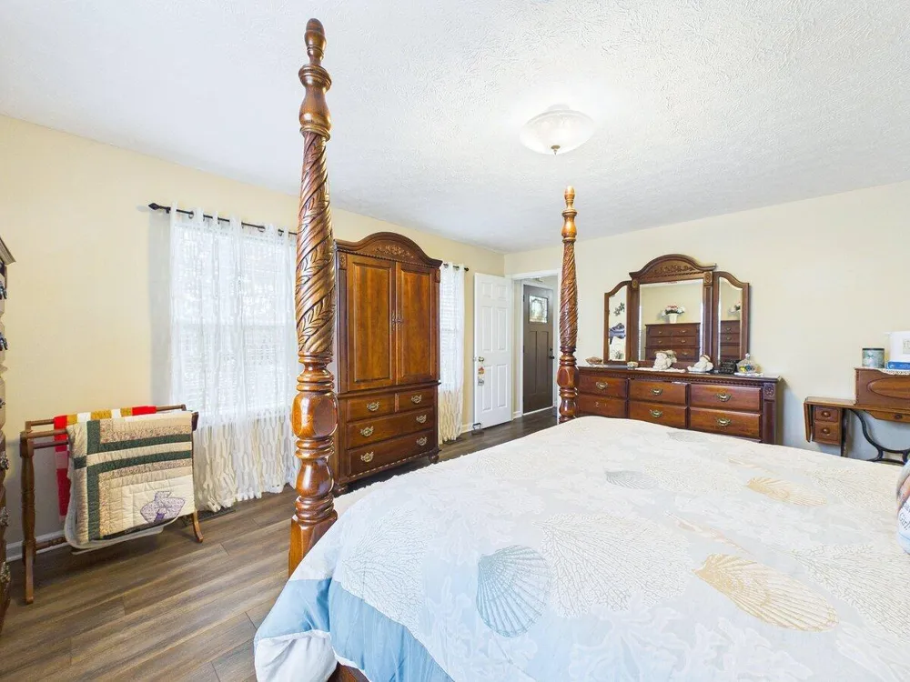 128 County Road 101 Riceville, TN 37370