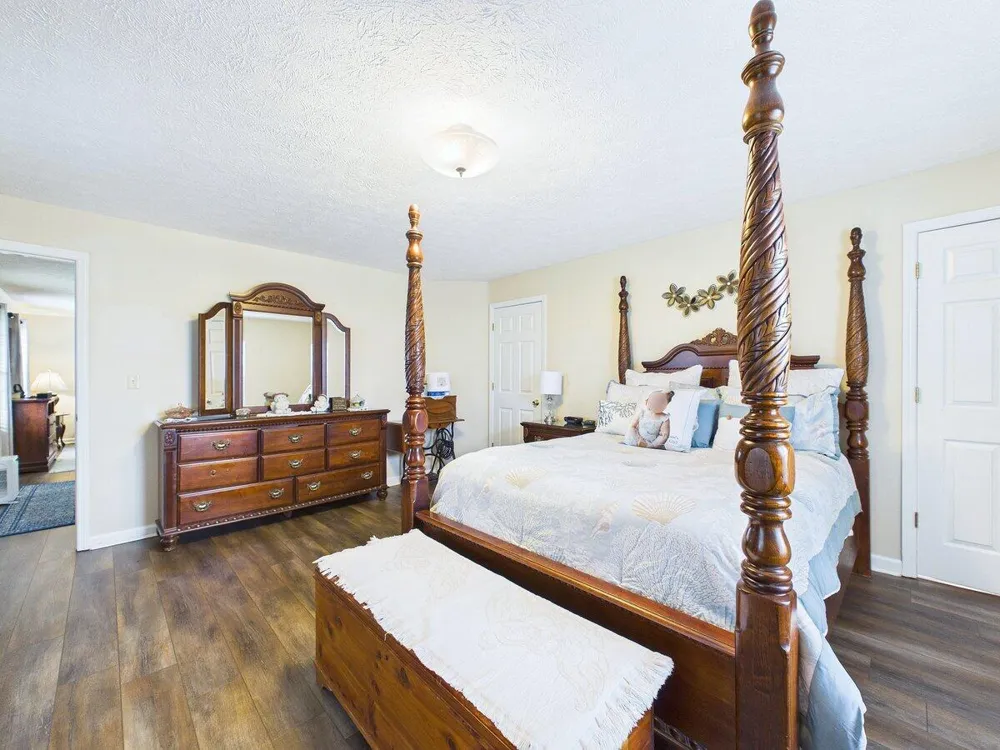 128 County Road 101 Riceville, TN 37370