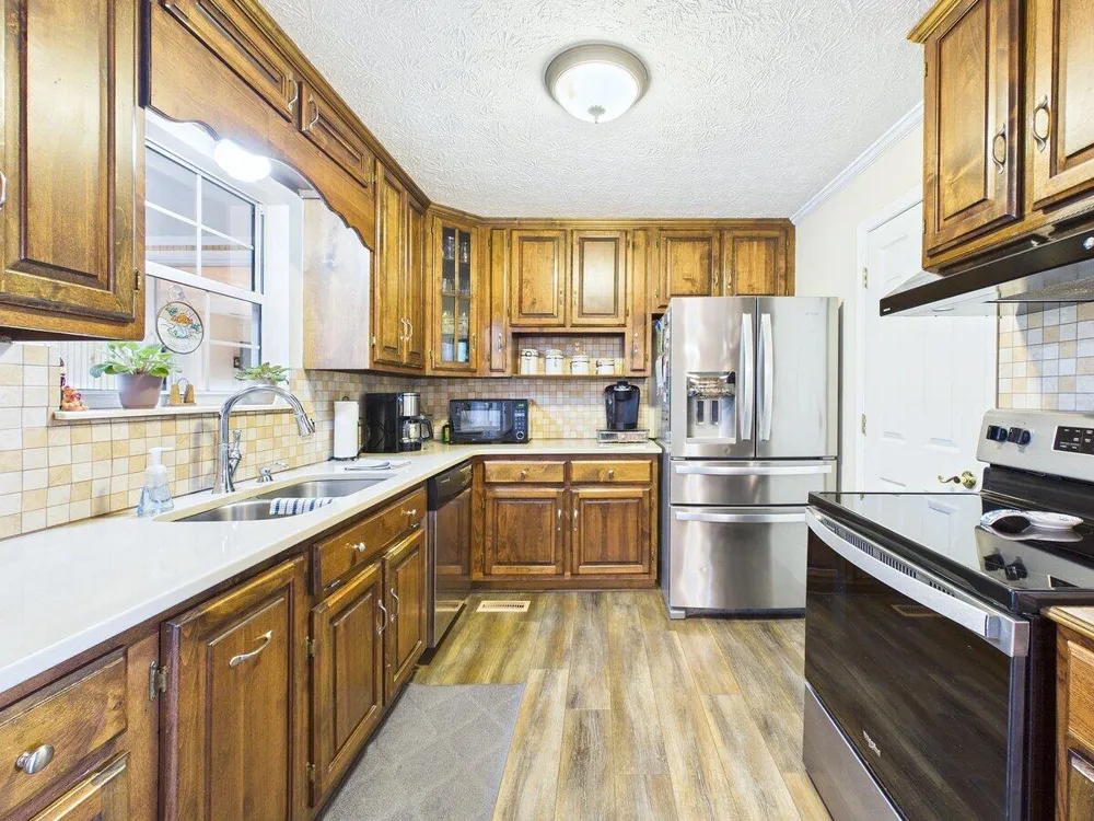 128 County Road 101 Riceville, TN 37370