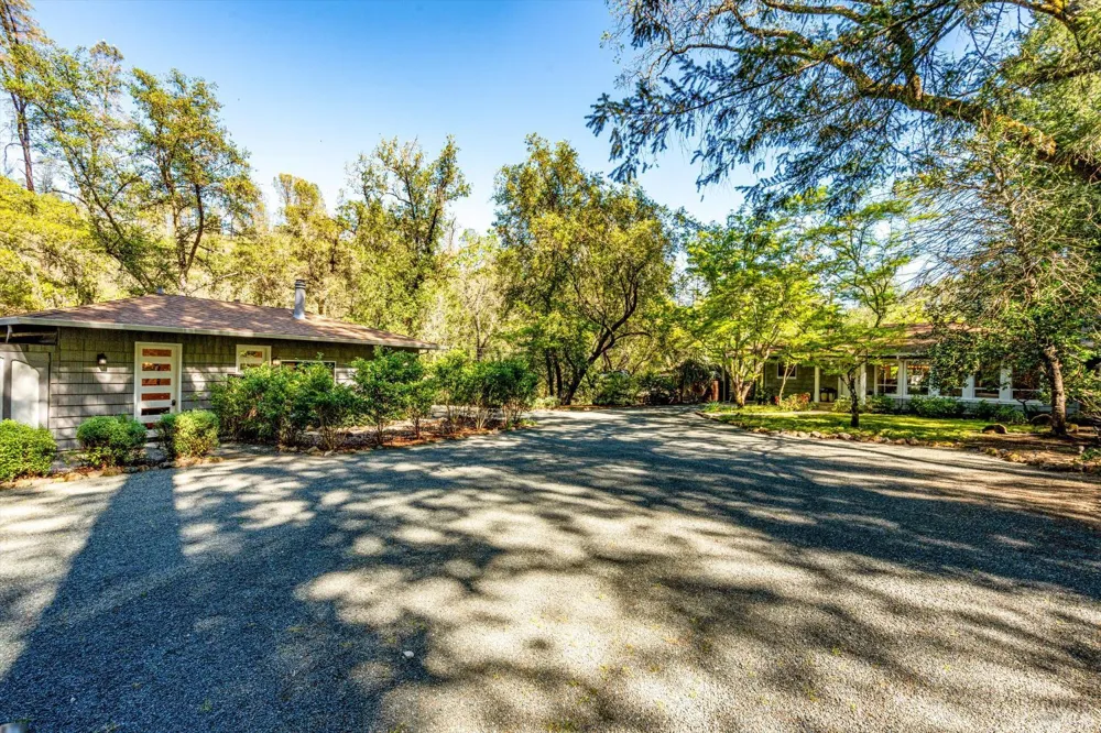850 Conn Valley Road St. Helena, CA 94574