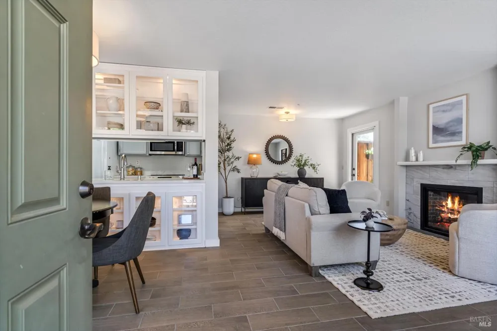 366 Piper Street Healdsburg, CA 95448