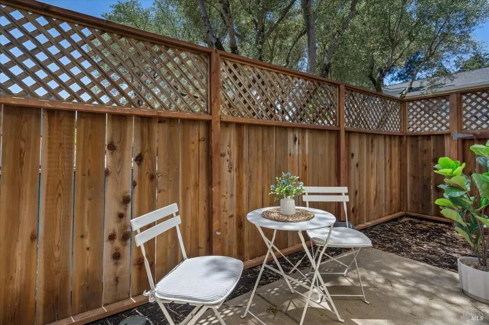 366 Piper Street Healdsburg, CA 95448