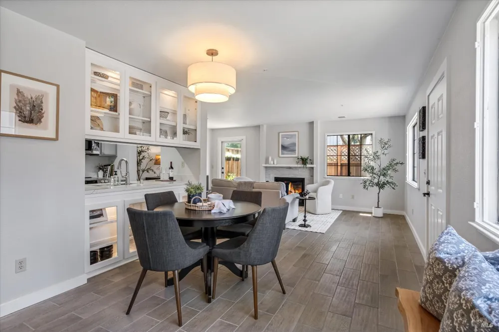 366 Piper Street Healdsburg, CA 95448