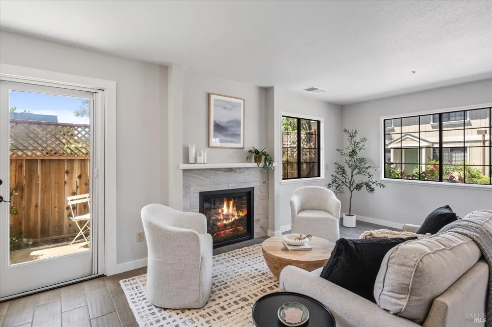 366 Piper Street Healdsburg, CA 95448