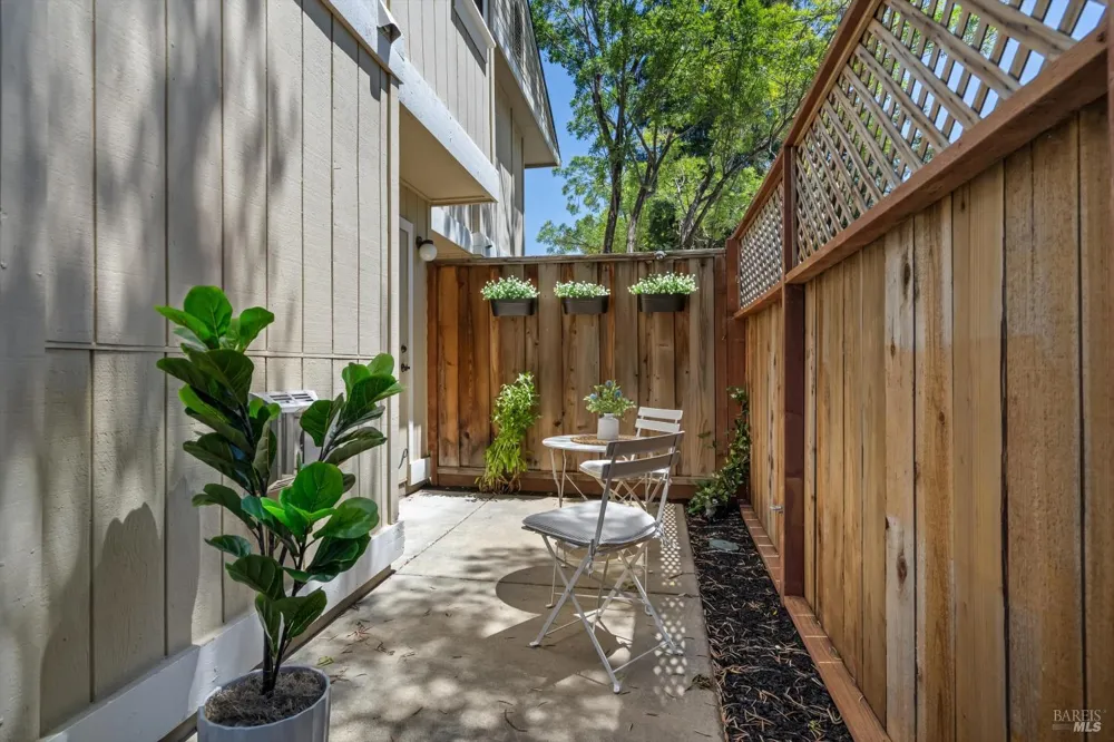 366 Piper Street Healdsburg, CA 95448