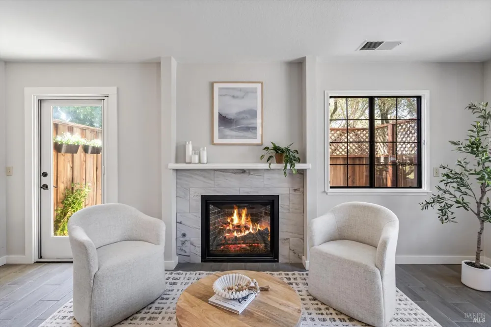 366 Piper Street Healdsburg, CA 95448