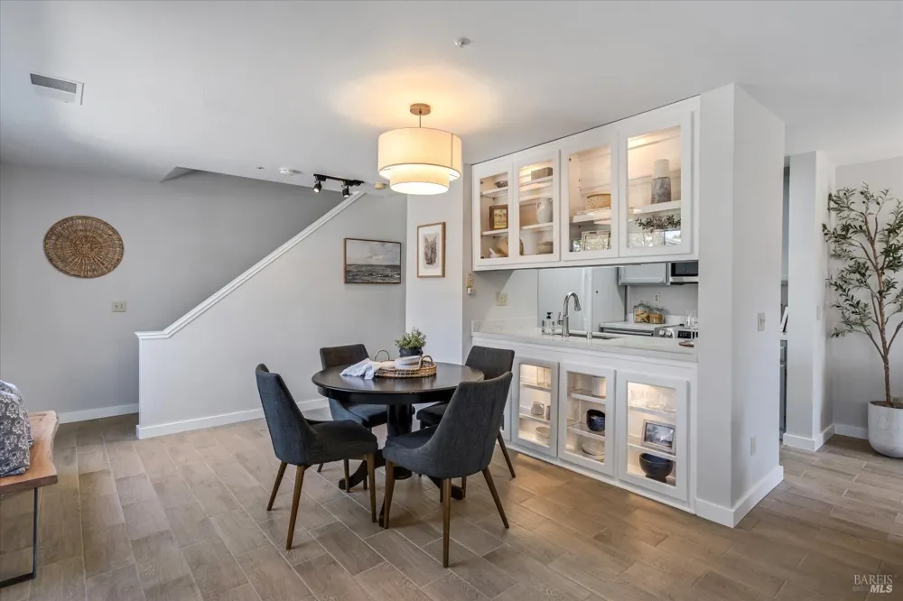 366 Piper Street Healdsburg, CA 95448