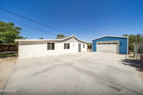 12537 E Avenue V-12