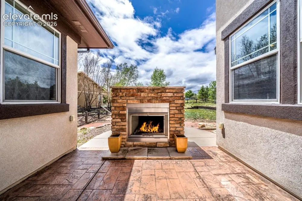 6660 Big Leaf Lane Colorado Springs, CO 80927