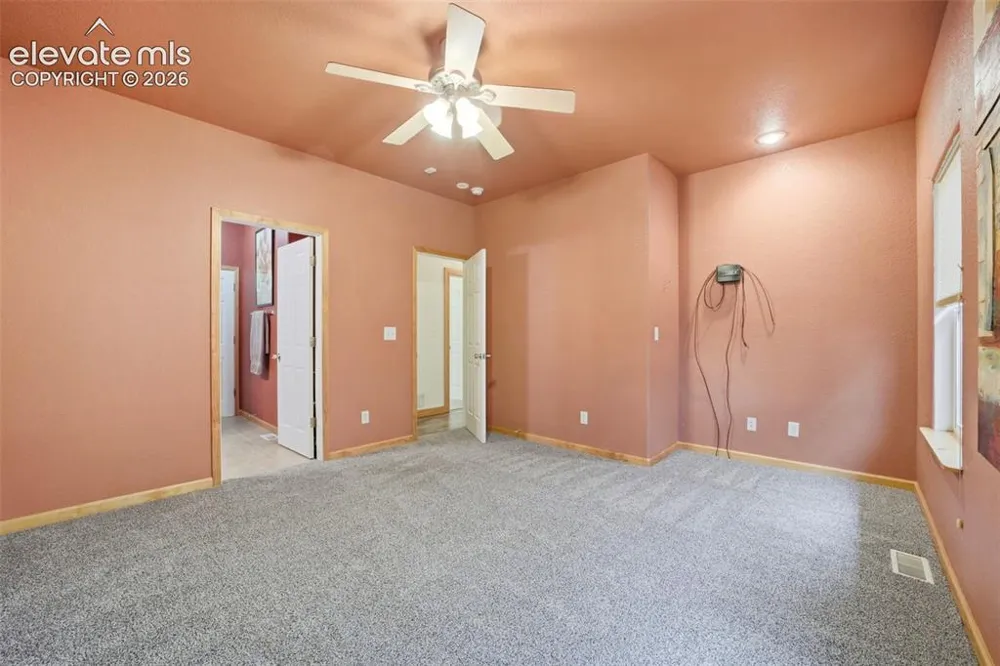 1008 E Kirkwood Drive Pueblo, CO 81007