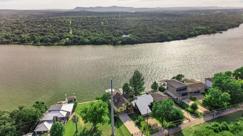 1002 Scenic Loop Kingsland, TX 78639