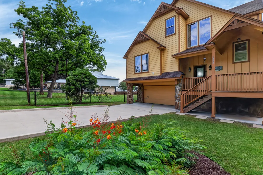 1002 Scenic Loop Kingsland, TX 78639