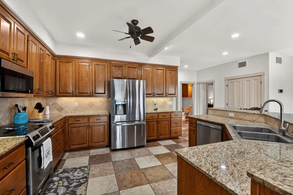 1002 Scenic Loop Kingsland, TX 78639