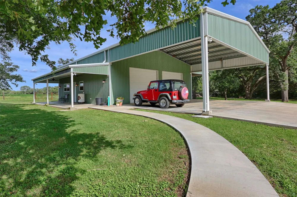 3545 E I 10 Frontage Road Schulenburg, TX 78956