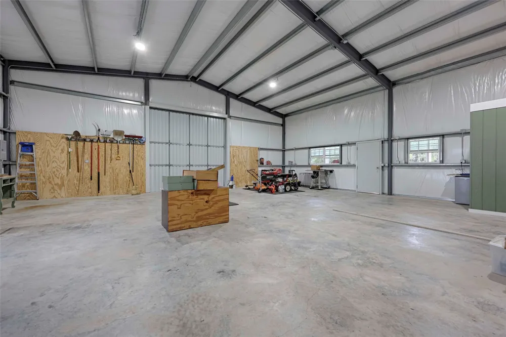 3545 E I 10 Frontage Road Schulenburg, TX 78956