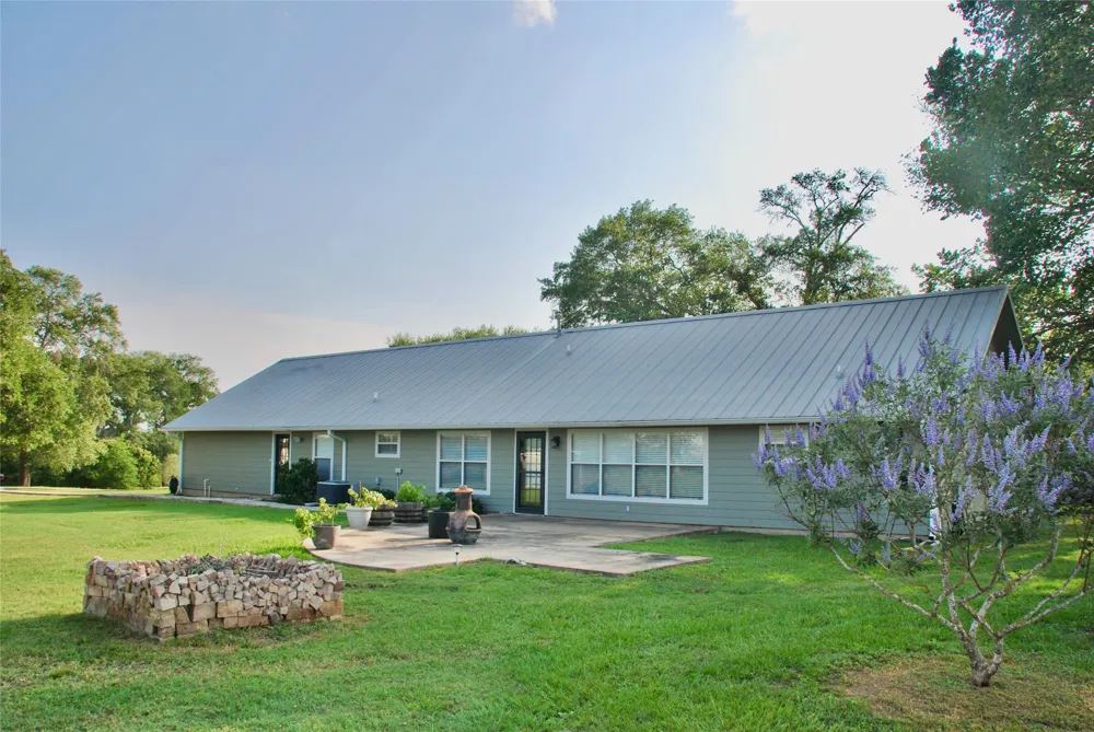3545 E I 10 Frontage Road Schulenburg, TX 78956