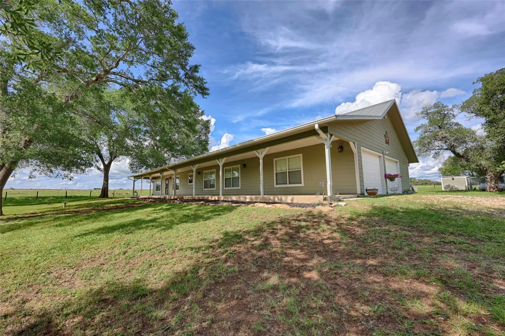 3545 E I 10 Frontage Road Schulenburg, TX 78956