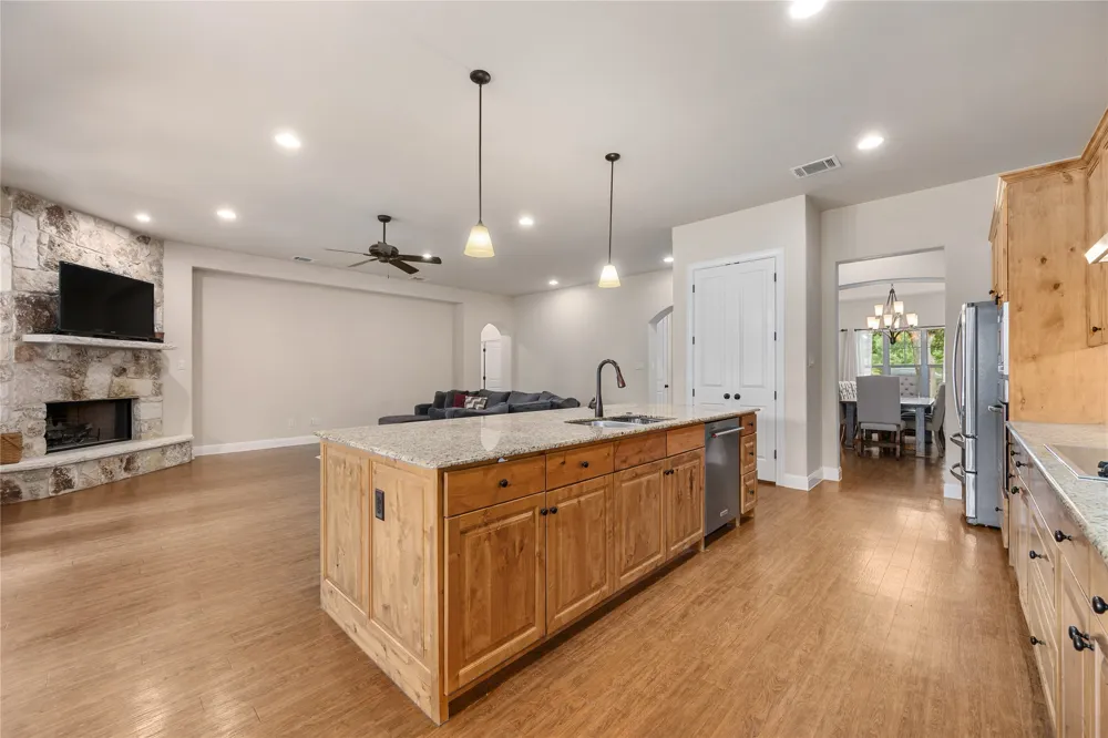 216 Independence Drive Georgetown, TX 78633