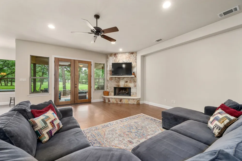 216 Independence Drive Georgetown, TX 78633