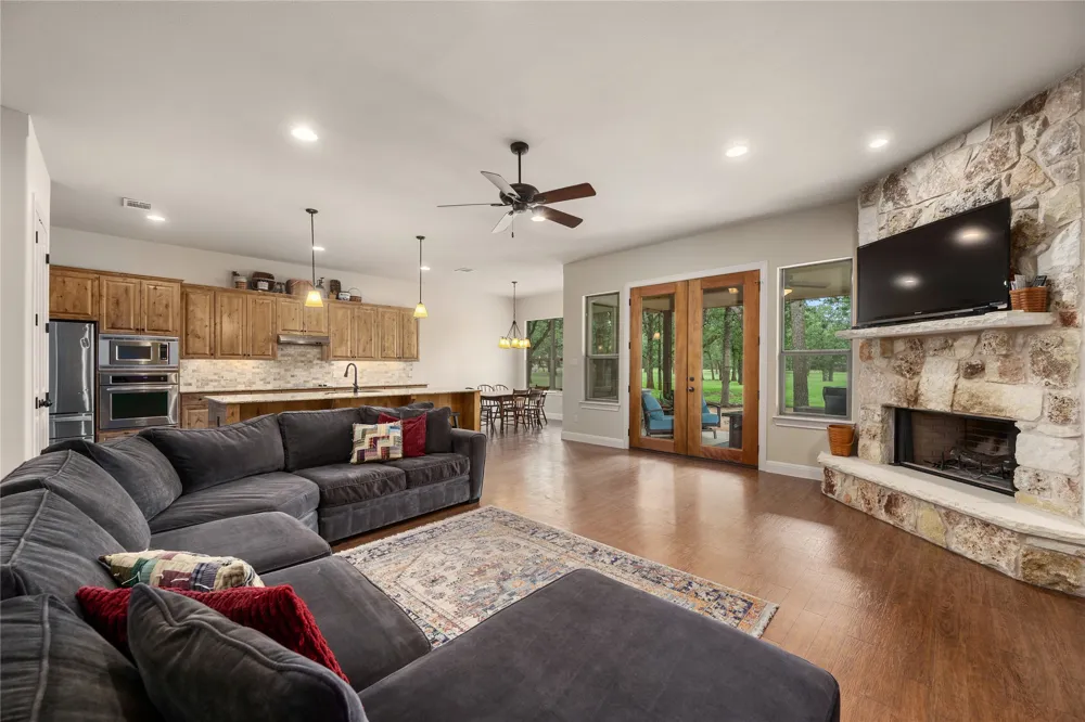216 Independence Drive Georgetown, TX 78633