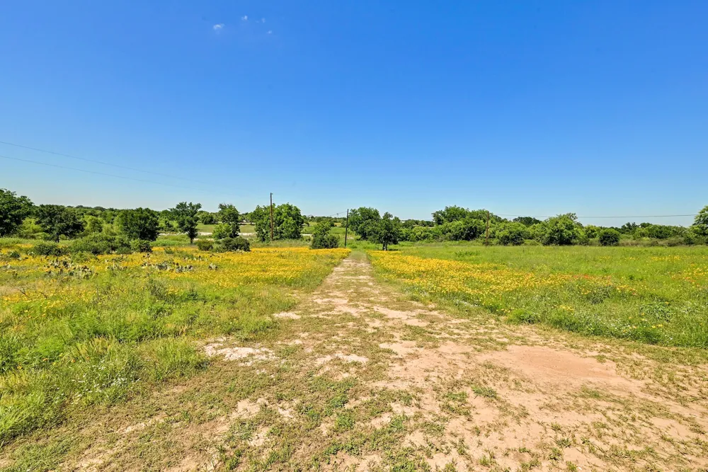 19811 W Ranch Road 152 Road Llano, TX 78643