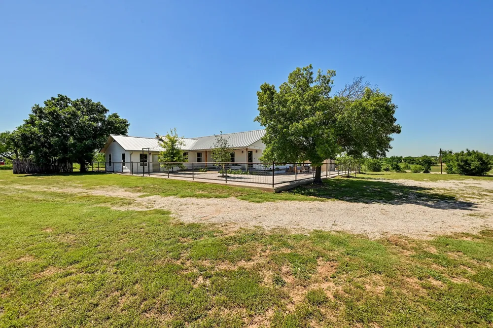 19811 W Ranch Road 152 Road Llano, TX 78643
