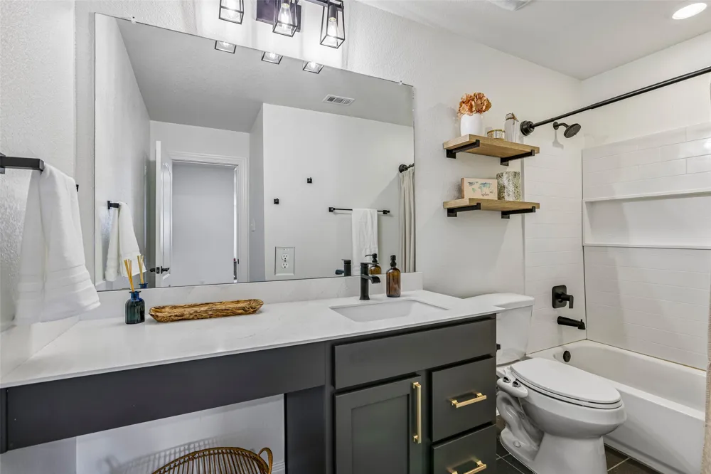 305 Kat Garnet Drive Kyle, TX 78640