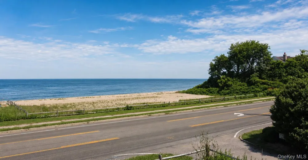 345 Old Cove Boulevard Southold, NY 11971