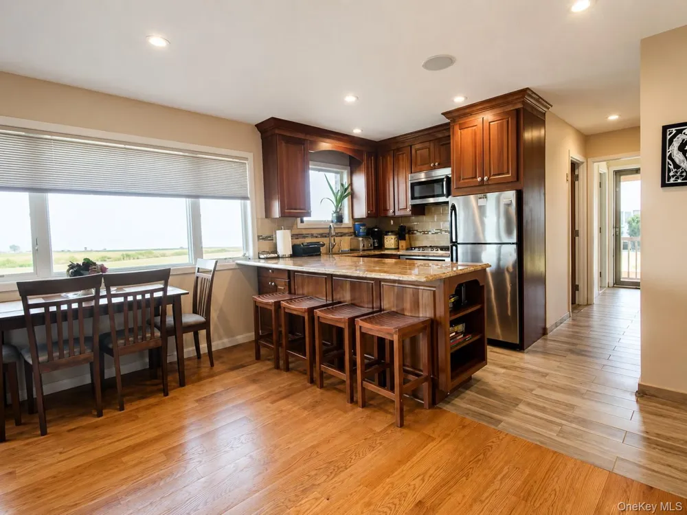 345 Old Cove Boulevard Southold, NY 11971