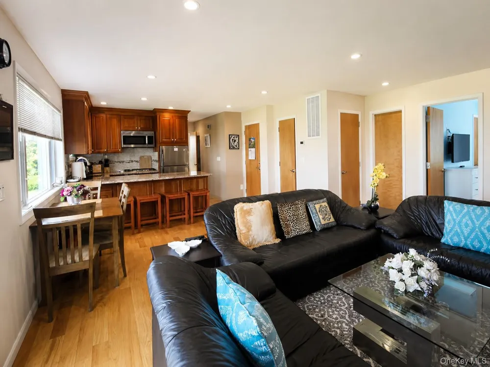 345 Old Cove Boulevard Southold, NY 11971