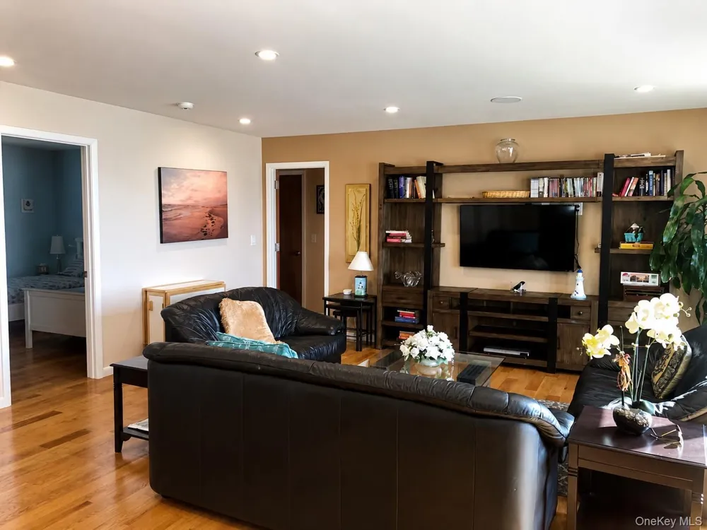 345 Old Cove Boulevard Southold, NY 11971