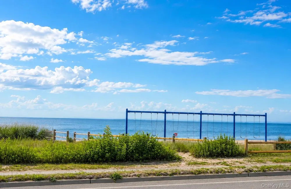 345 Old Cove Boulevard Southold, NY 11971