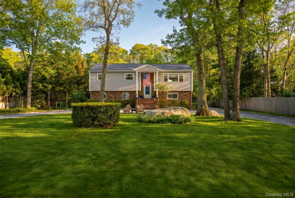50 Runnymeade Drive East Hampton, NY 11937